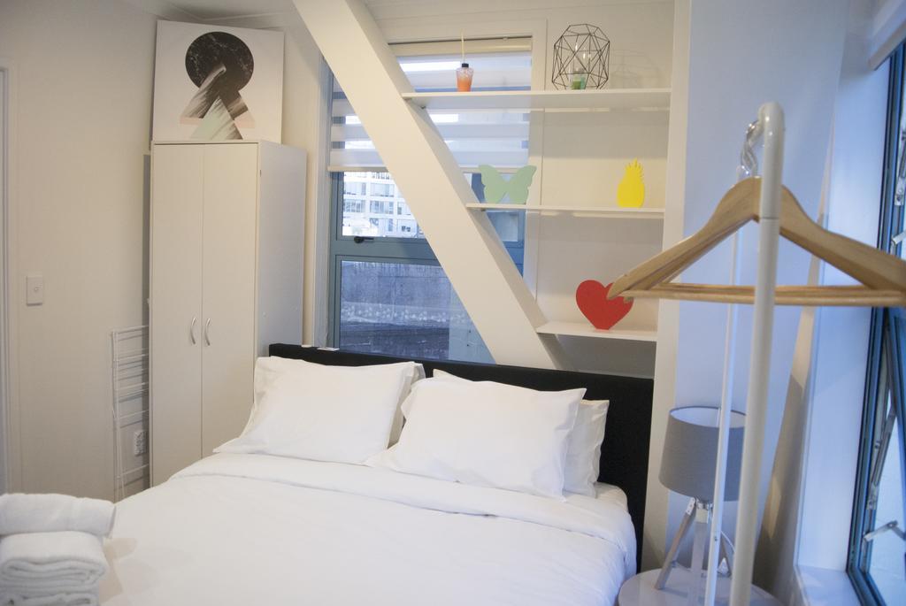 Snug Studio In The Heart Of The City Apartment Оукланд Екстериор снимка